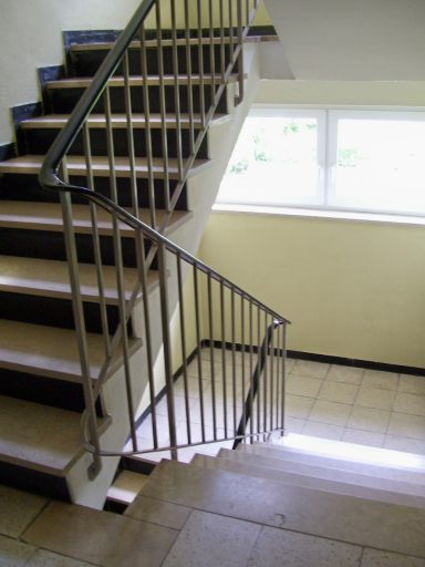Treppenhaus FO 2, Treppe